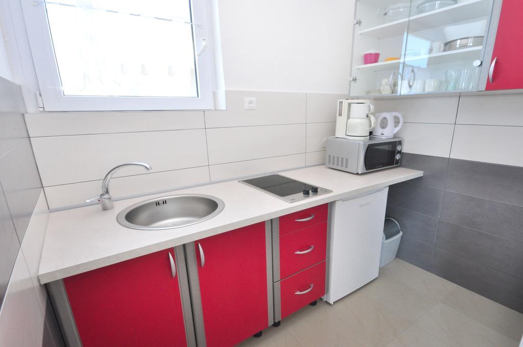 Apartments Zorka Leko أوميس الغرفة الصورة
